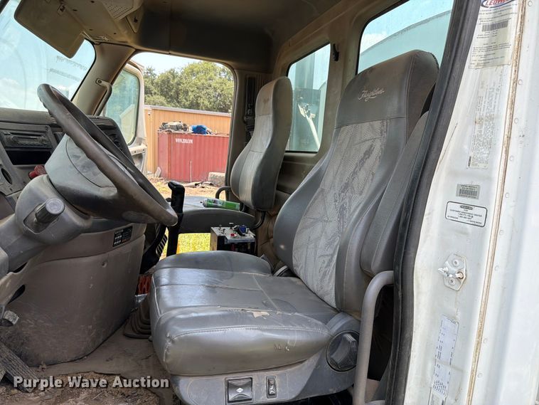 image for item ED5304 2011 Freightliner Cascadia water truck