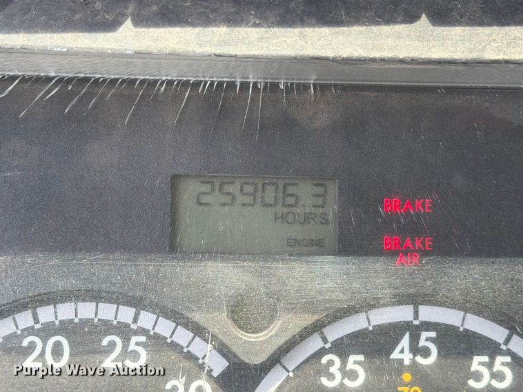 image for item ED5304 2011 Freightliner Cascadia water truck