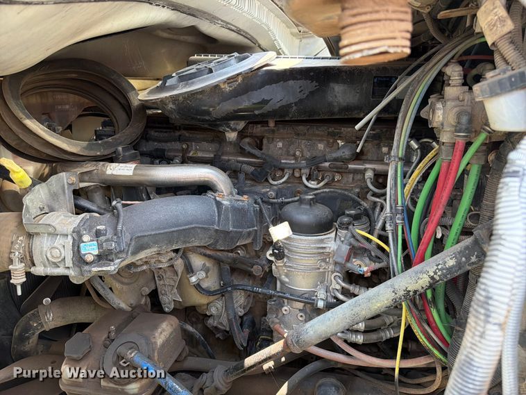 image for item ED5304 2011 Freightliner Cascadia water truck