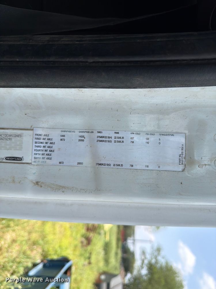 image for item ED5304 2011 Freightliner Cascadia water truck