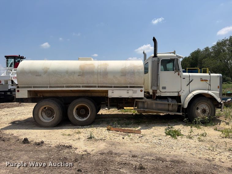 image for item ED5307 1986 Freightliner Conventional water truck
