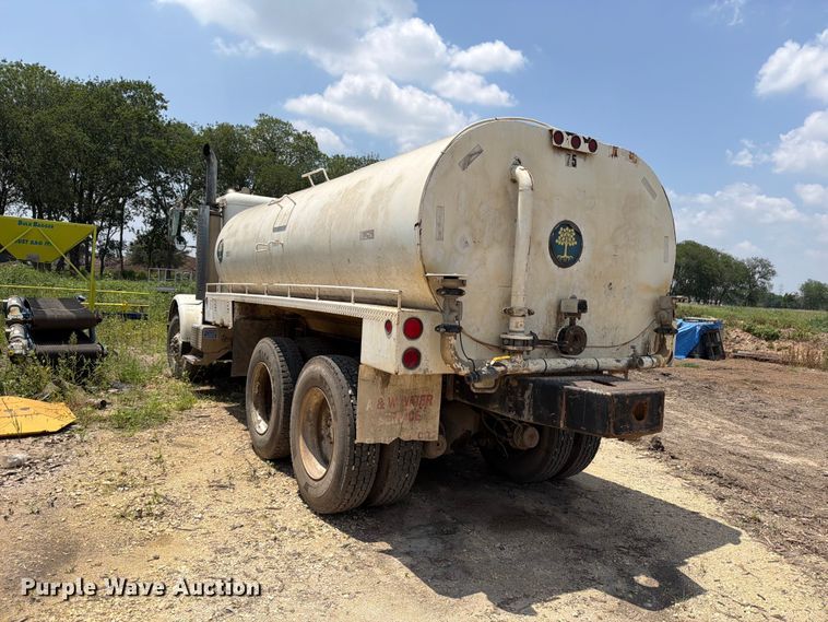 image for item ED5307 1986 Freightliner Conventional water truck