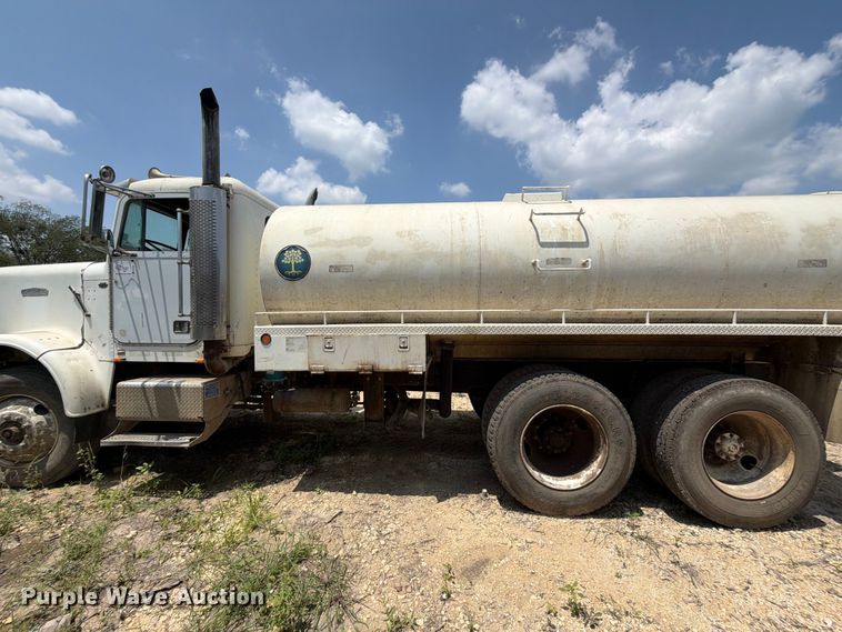 image for item ED5307 1986 Freightliner Conventional water truck