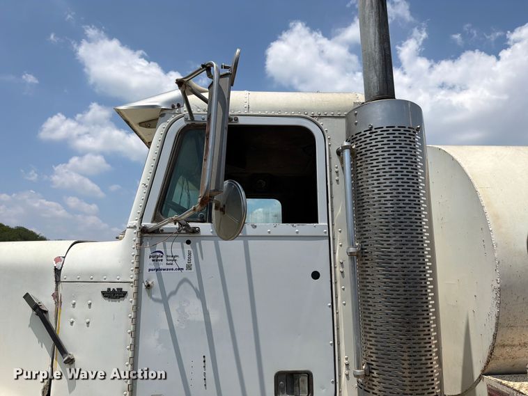 image for item ED5307 1986 Freightliner Conventional water truck