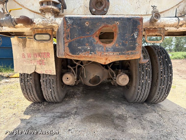 image for item ED5307 1986 Freightliner Conventional water truck