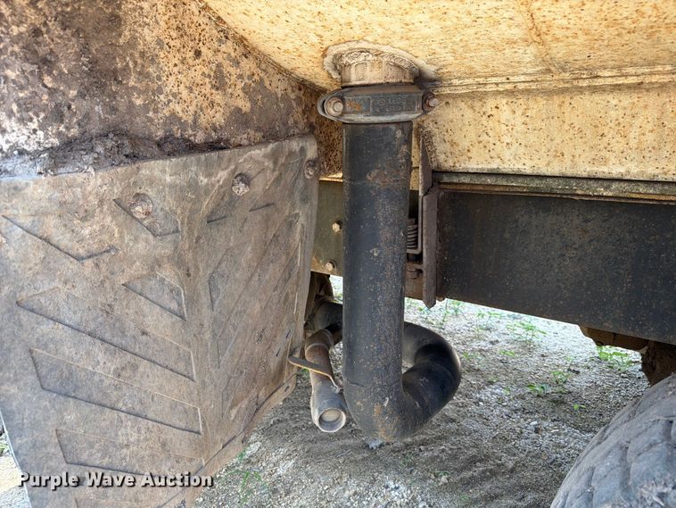 image for item ED5307 1986 Freightliner Conventional water truck
