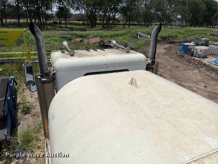 image for item ED5307 1986 Freightliner Conventional water truck