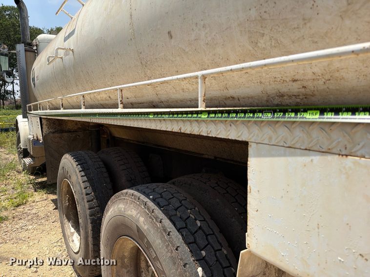 image for item ED5307 1986 Freightliner Conventional water truck