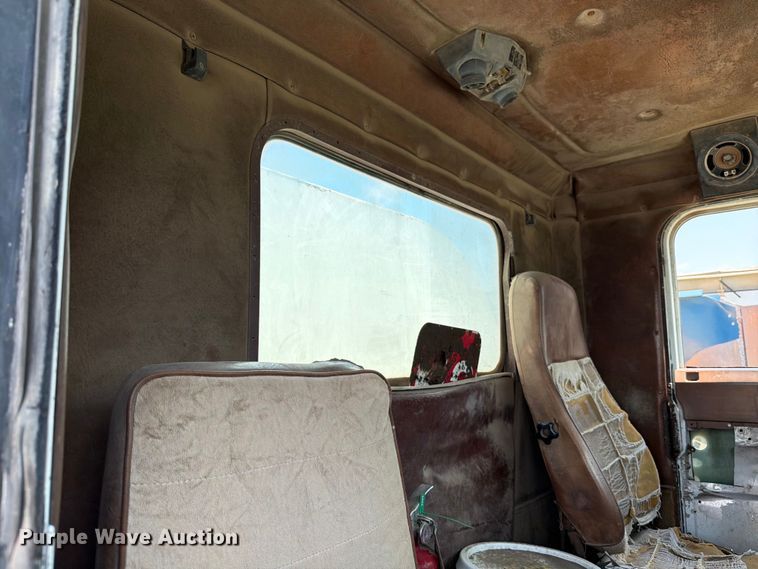 image for item ED5307 1986 Freightliner Conventional water truck