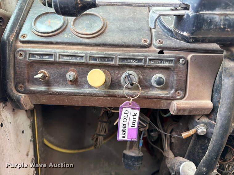 image for item ED5307 1986 Freightliner Conventional water truck