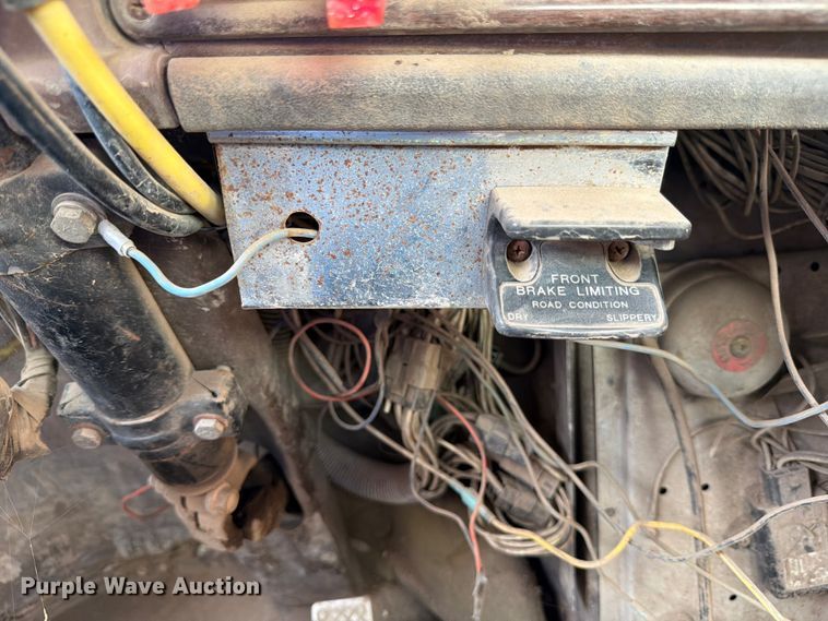 image for item ED5307 1986 Freightliner Conventional water truck
