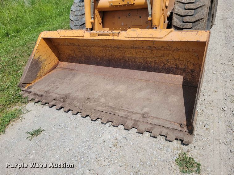 image for item EE1058 2005 Case 420 skid steer loader