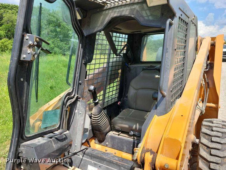 image for item EE1058 2005 Case 420 skid steer loader