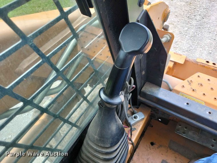image for item EE1058 2005 Case 420 skid steer loader