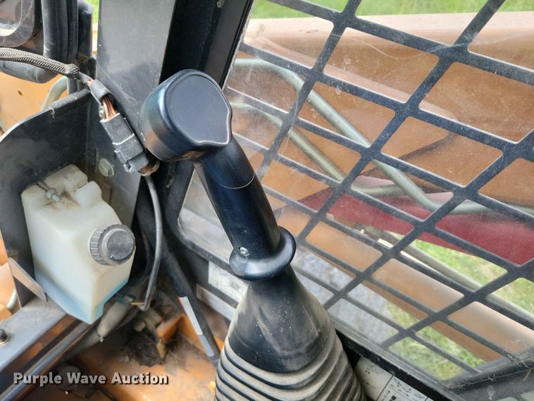 image for item EE1058 2005 Case 420 skid steer loader