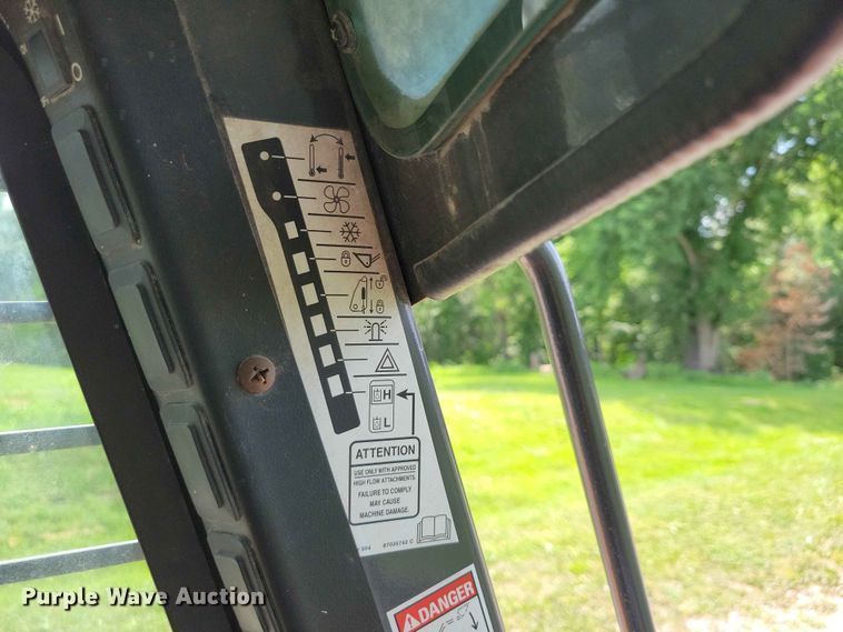 image for item EE1058 2005 Case 420 skid steer loader