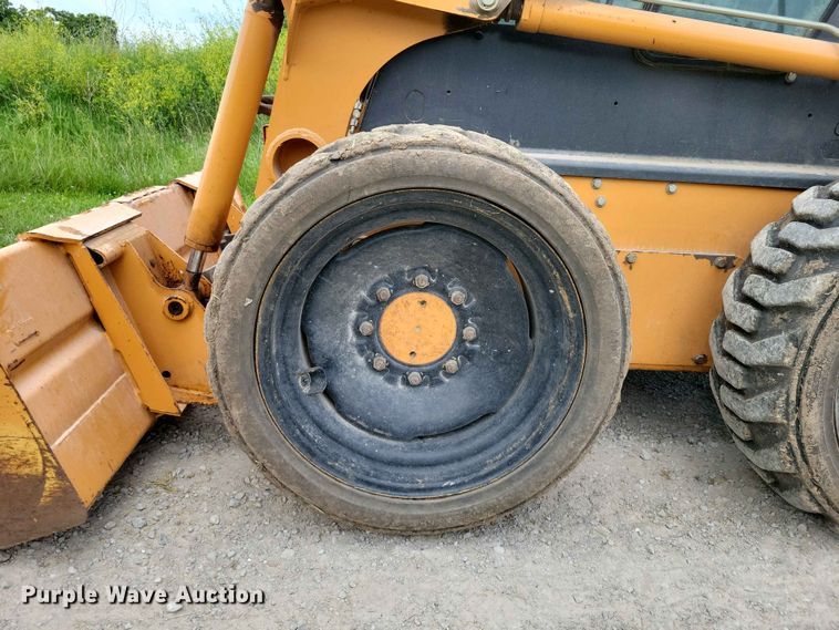 image for item EE1058 2005 Case 420 skid steer loader