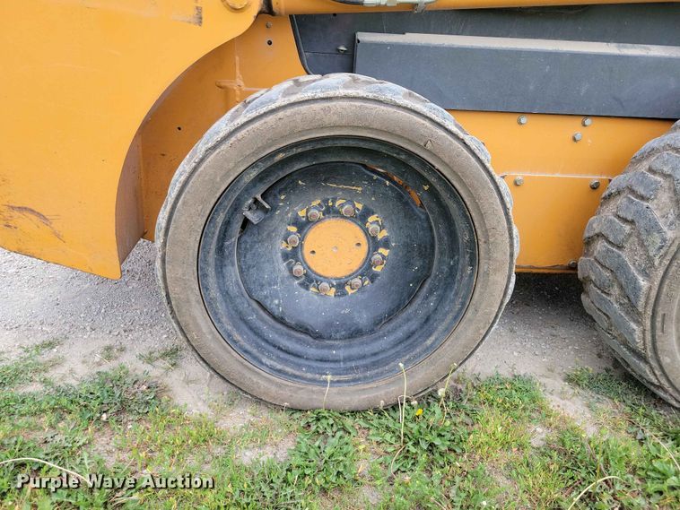 image for item EE1058 2005 Case 420 skid steer loader
