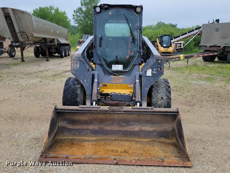 image for item EE1059 2023 John Deere 330G skid steer loader