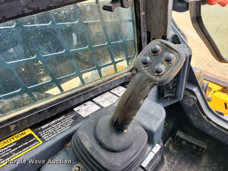 image for item EE1059 2023 John Deere 330G skid steer loader