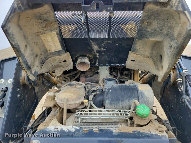 image for item EE1059 2023 John Deere 330G skid steer loader