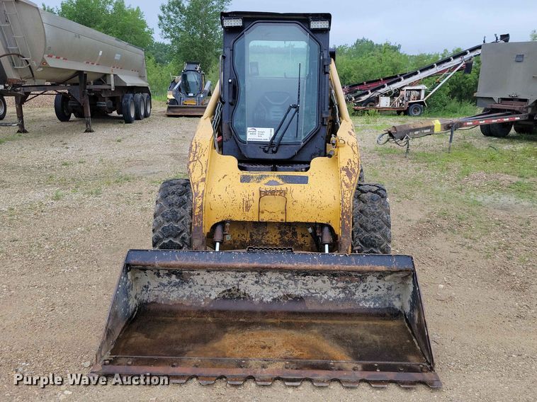 image for item EE1060 2009 Caterpillar 252B2 skid steer loader