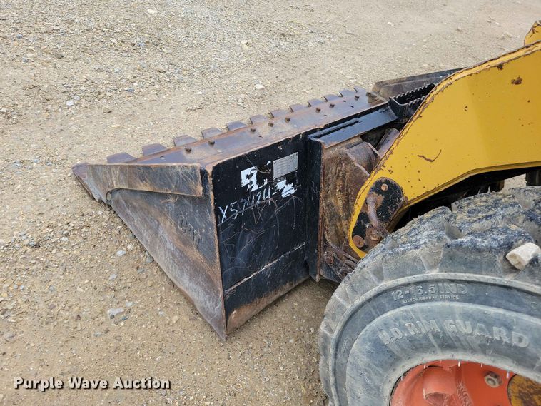 image for item EE1060 2009 Caterpillar 252B2 skid steer loader