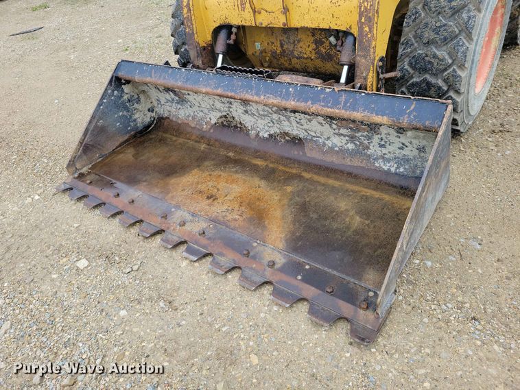 image for item EE1060 2009 Caterpillar 252B2 skid steer loader