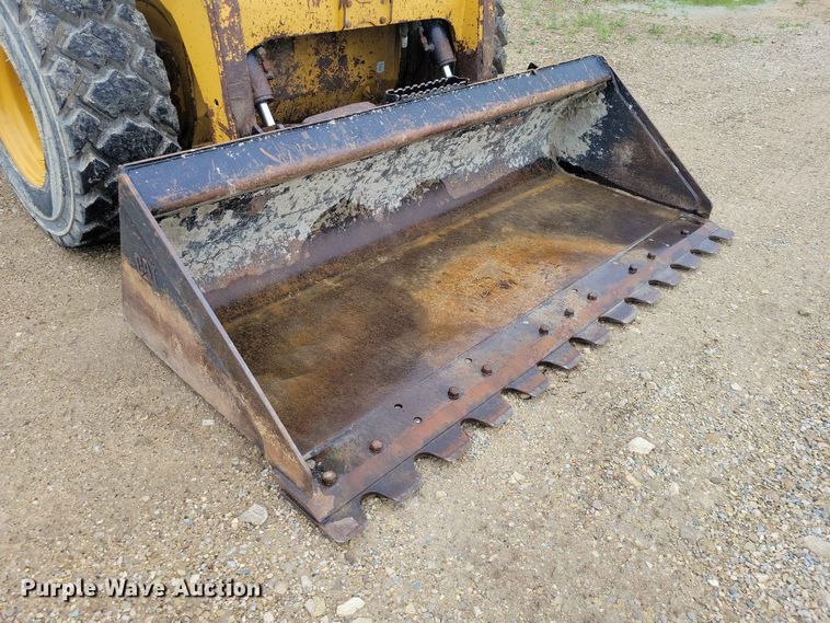 image for item EE1060 2009 Caterpillar 252B2 skid steer loader