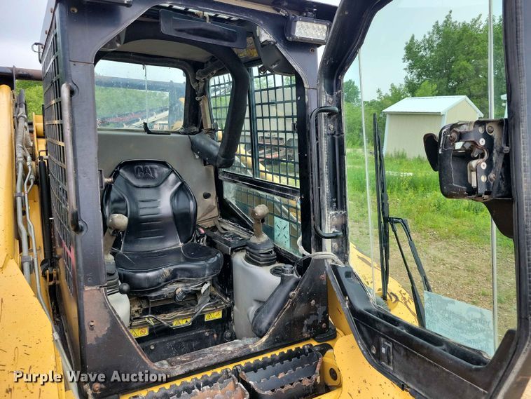 image for item EE1060 2009 Caterpillar 252B2 skid steer loader