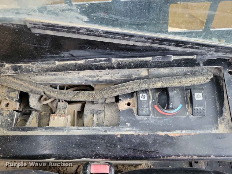 image for item EE1060 2009 Caterpillar 252B2 skid steer loader