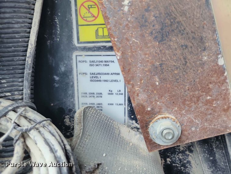 image for item EE1060 2009 Caterpillar 252B2 skid steer loader