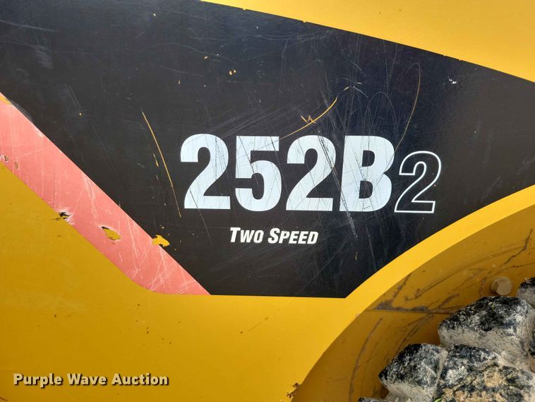 image for item EE1060 2009 Caterpillar 252B2 skid steer loader
