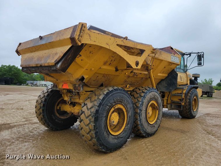 image for item EE1066 2003 John Deere 300D articulated haul truck