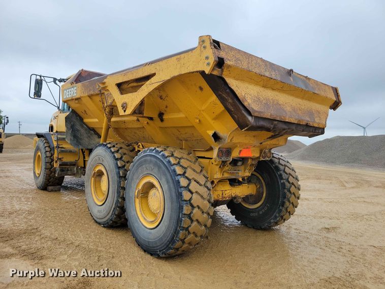 image for item EE1066 2003 John Deere 300D articulated haul truck