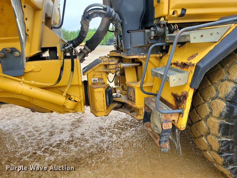 image for item EE1066 2003 John Deere 300D articulated haul truck