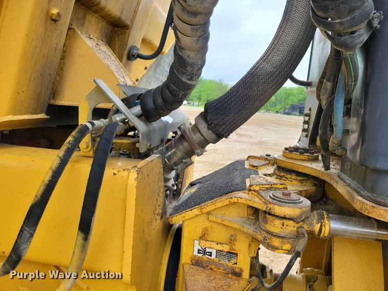 image for item EE1066 2003 John Deere 300D articulated haul truck