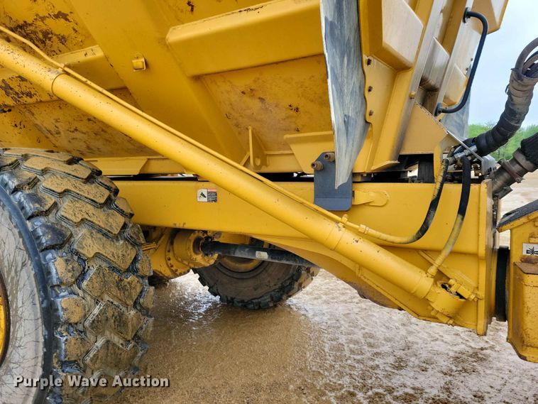 image for item EE1066 2003 John Deere 300D articulated haul truck