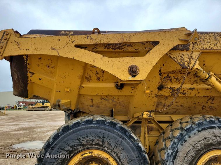 image for item EE1066 2003 John Deere 300D articulated haul truck