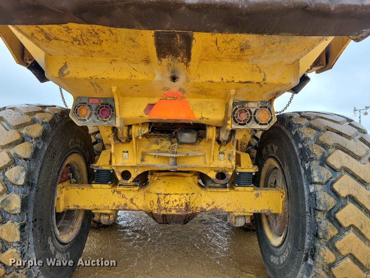 image for item EE1066 2003 John Deere 300D articulated haul truck