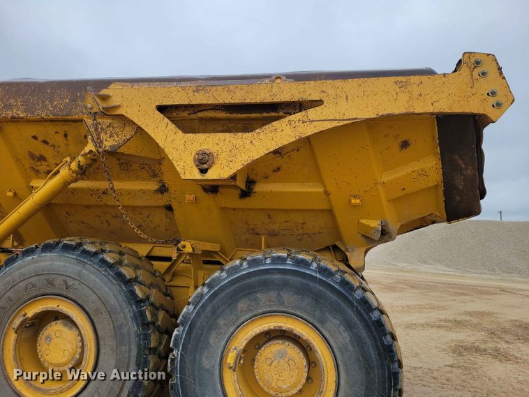 image for item EE1066 2003 John Deere 300D articulated haul truck