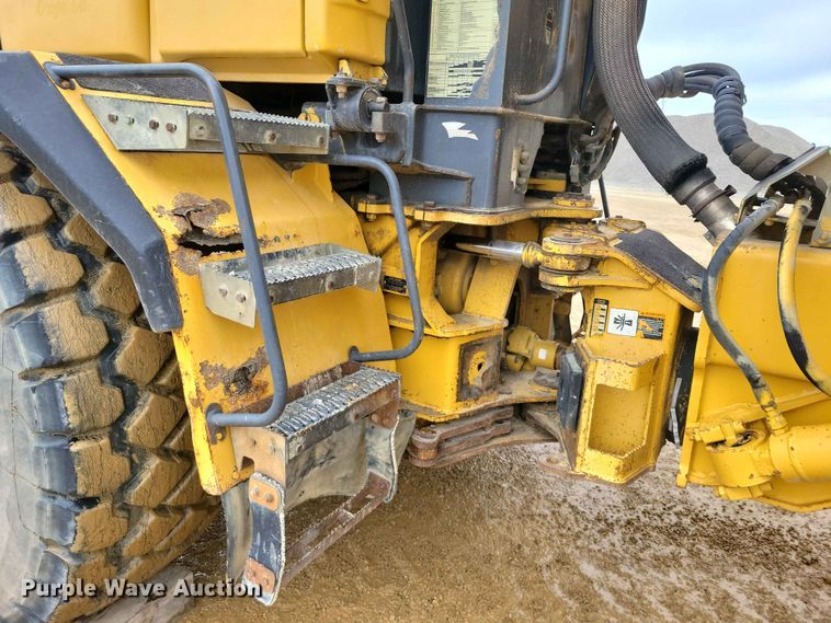 image for item EE1066 2003 John Deere 300D articulated haul truck