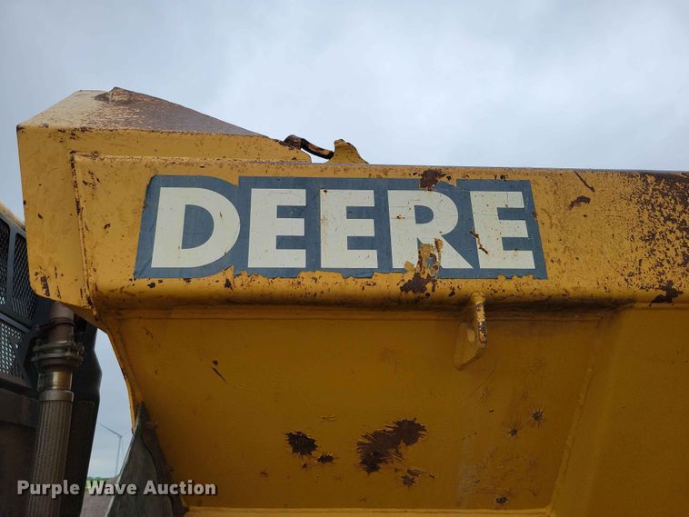 image for item EE1066 2003 John Deere 300D articulated haul truck