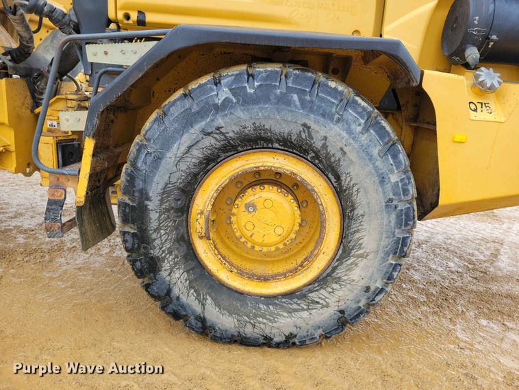 image for item EE1066 2003 John Deere 300D articulated haul truck