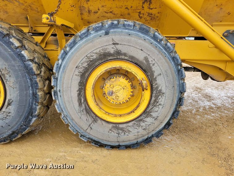 image for item EE1066 2003 John Deere 300D articulated haul truck
