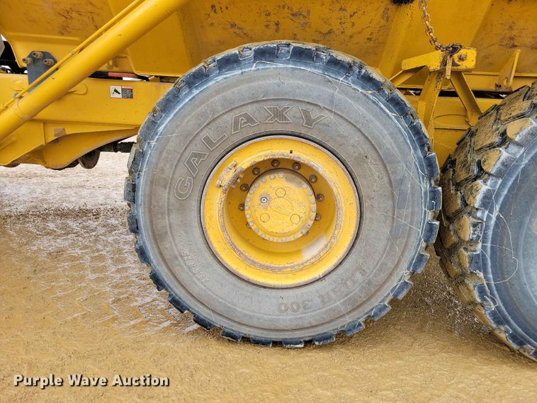 image for item EE1066 2003 John Deere 300D articulated haul truck