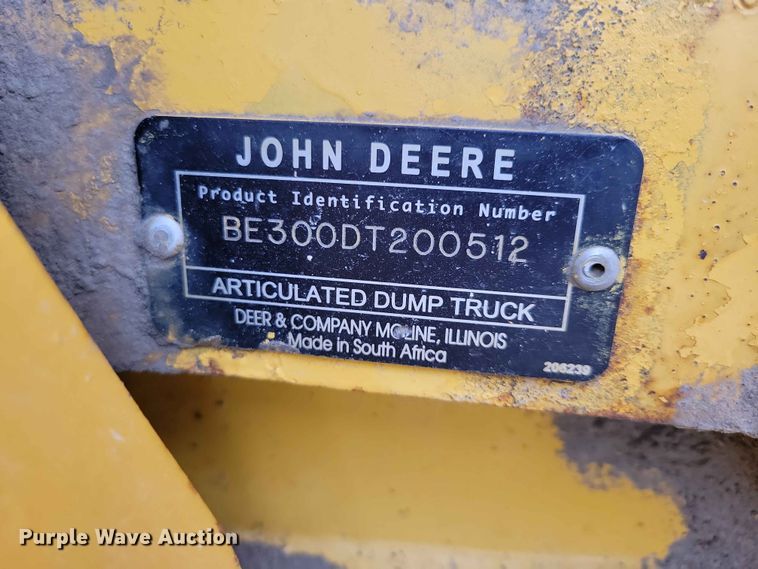 image for item EE1066 2003 John Deere 300D articulated haul truck