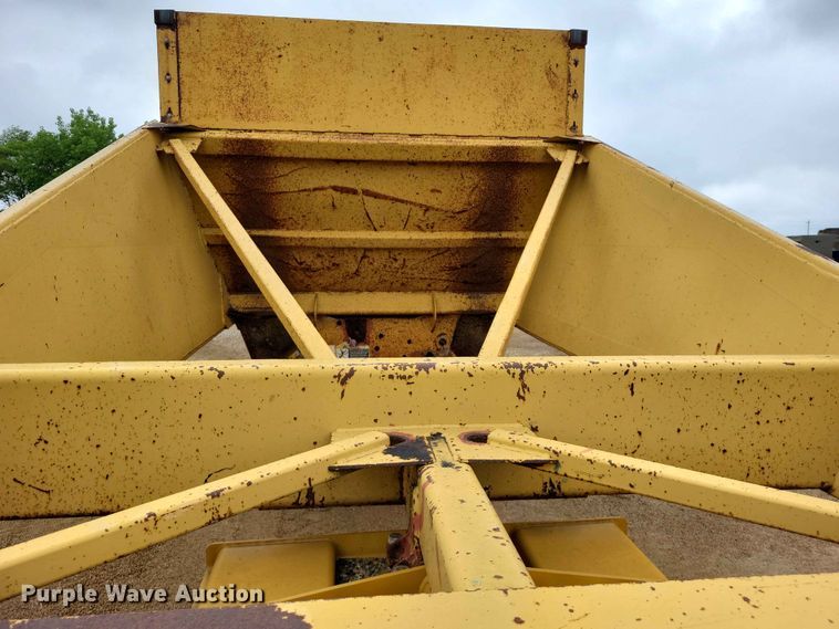 image for item EE1067 1998 Load King 2060 bottom dump trailer