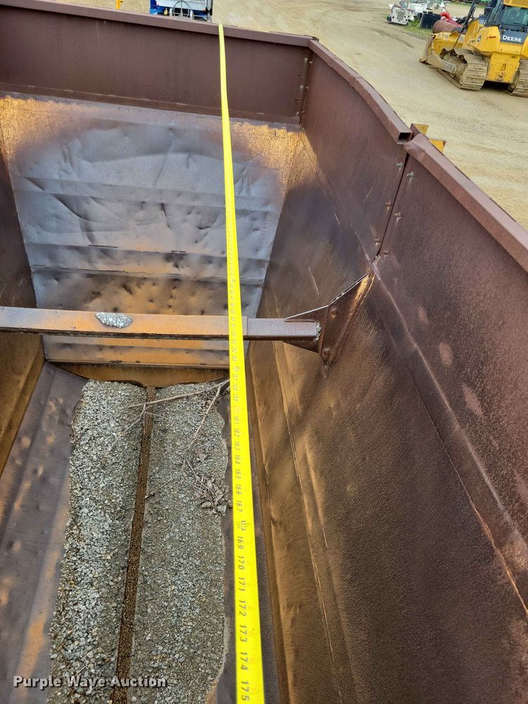 image for item EE1067 1998 Load King 2060 bottom dump trailer