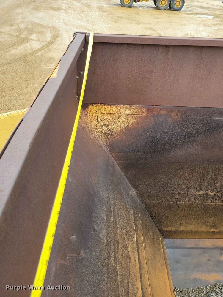image for item EE1067 1998 Load King 2060 bottom dump trailer